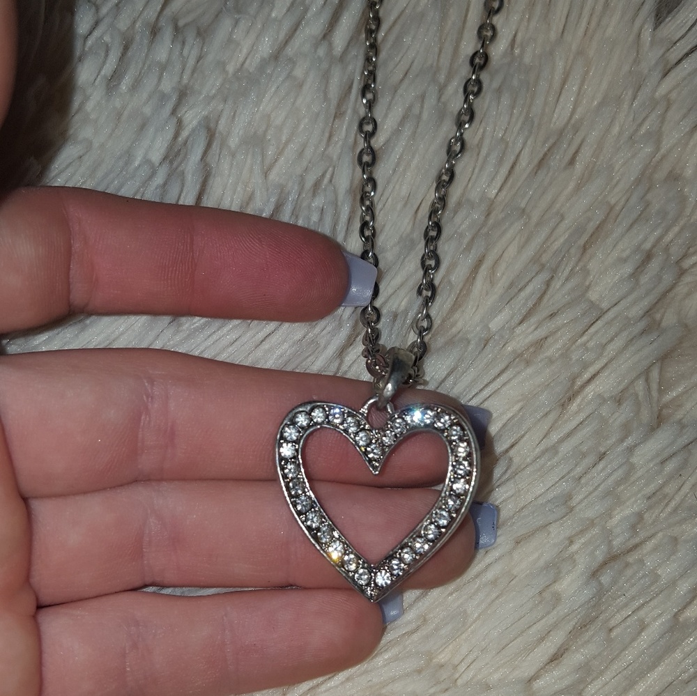 Necklace - Picture 1 of 2